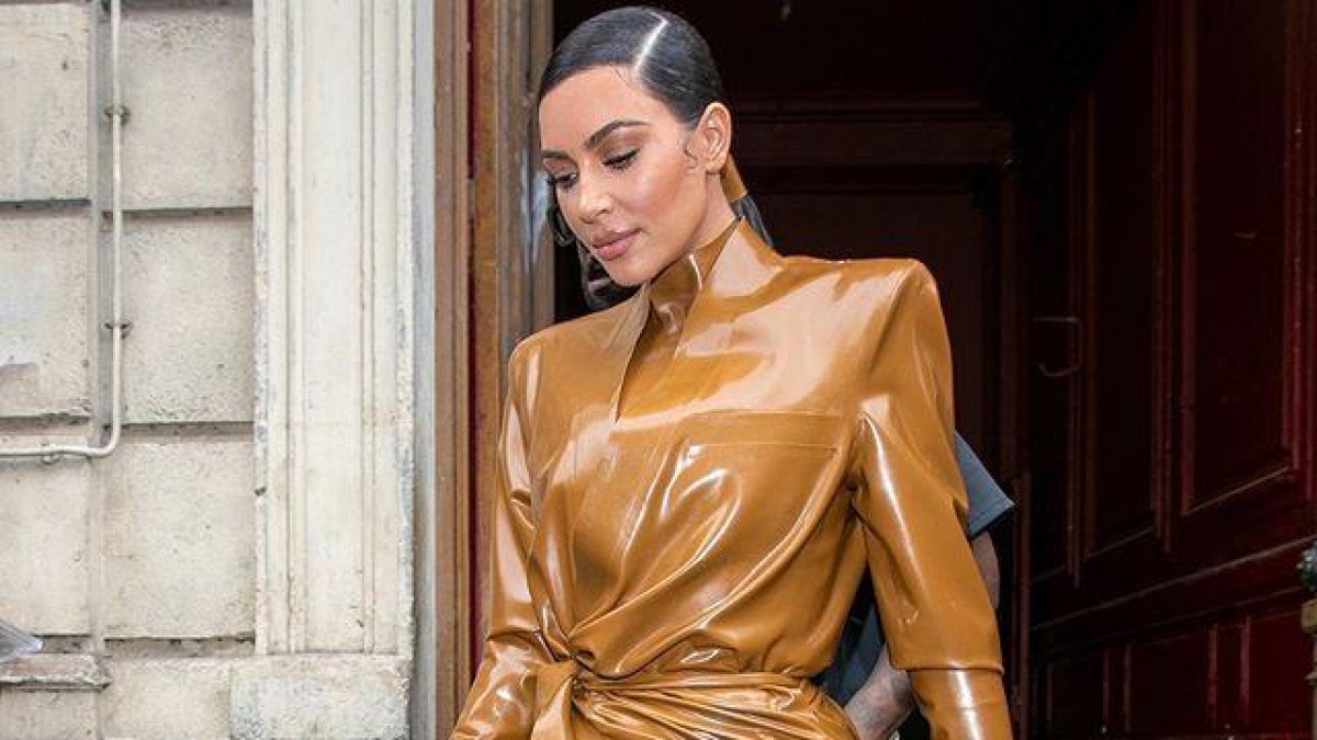 Kim Kardashian a su llegada a París para asistir al Sunday Service, el coro de gospel que Kanye West.