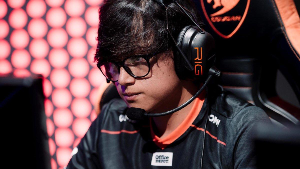 Roberto, también conocido como Straight, pertenece al equipo titular de League of Legends de Infinity Esports.