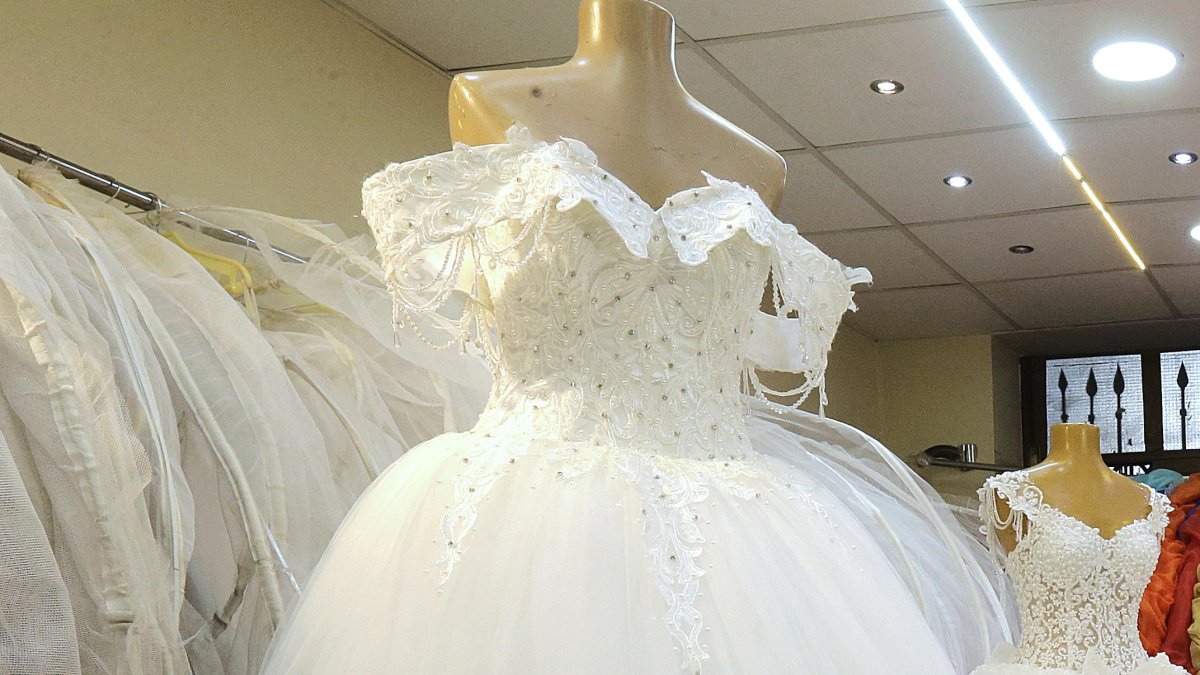 Más del 60% de los vestidos de novia que se comercializan en el país son importados.
