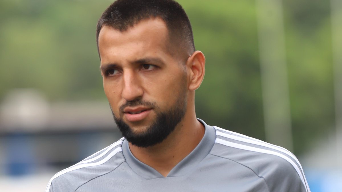 El defensor de Emelec, Aníbal Leguizamón, se queda en el conjunto millonario.