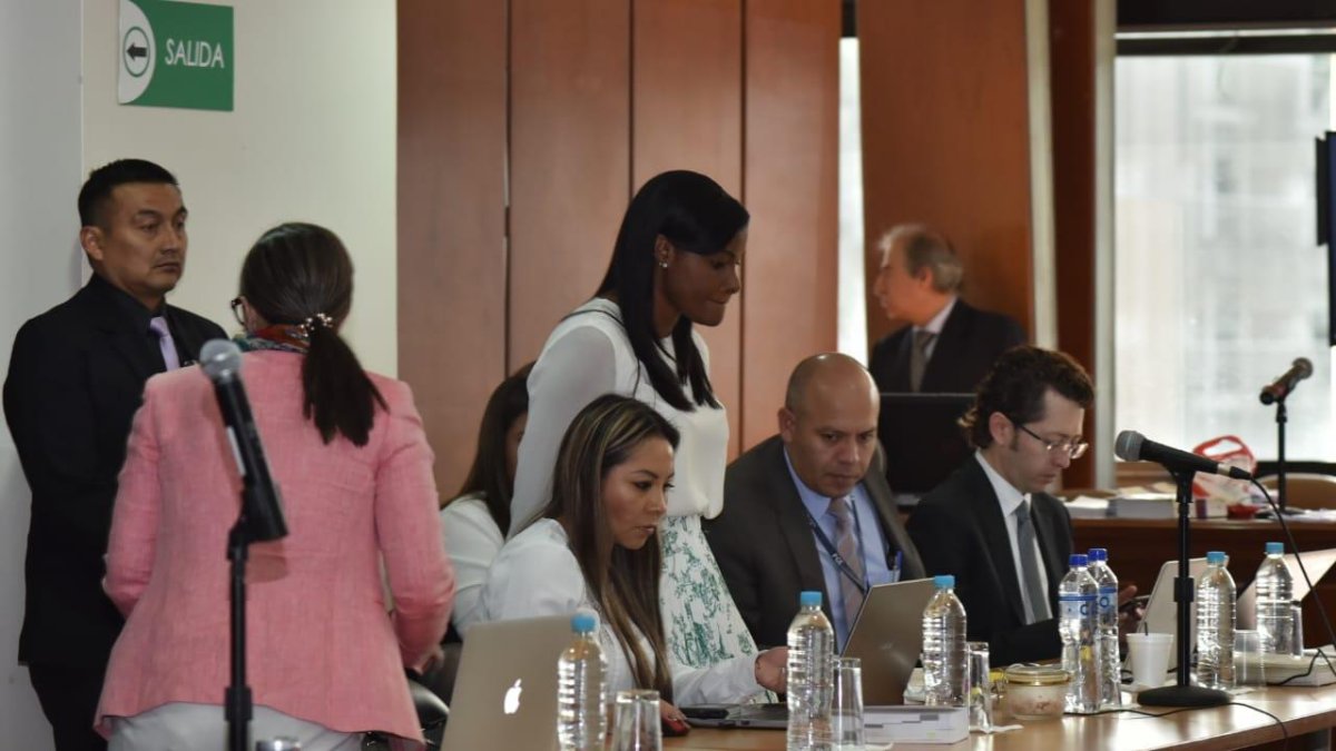 La fiscalía pide máxima pena para Rafael correa como autor mediato por el dominio de la organización..