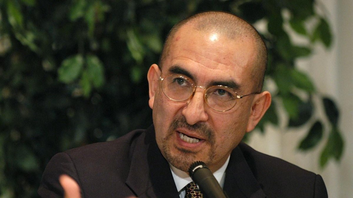 Elmer Huerta, reconocido médico que alerta sobre la situación del la pandemia del coronavirus en países como Ecuador.