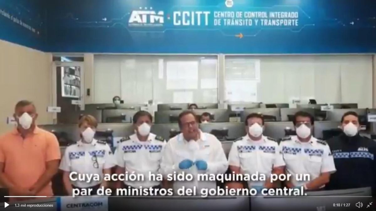 El gerente de la ATM y personal de la entidad.