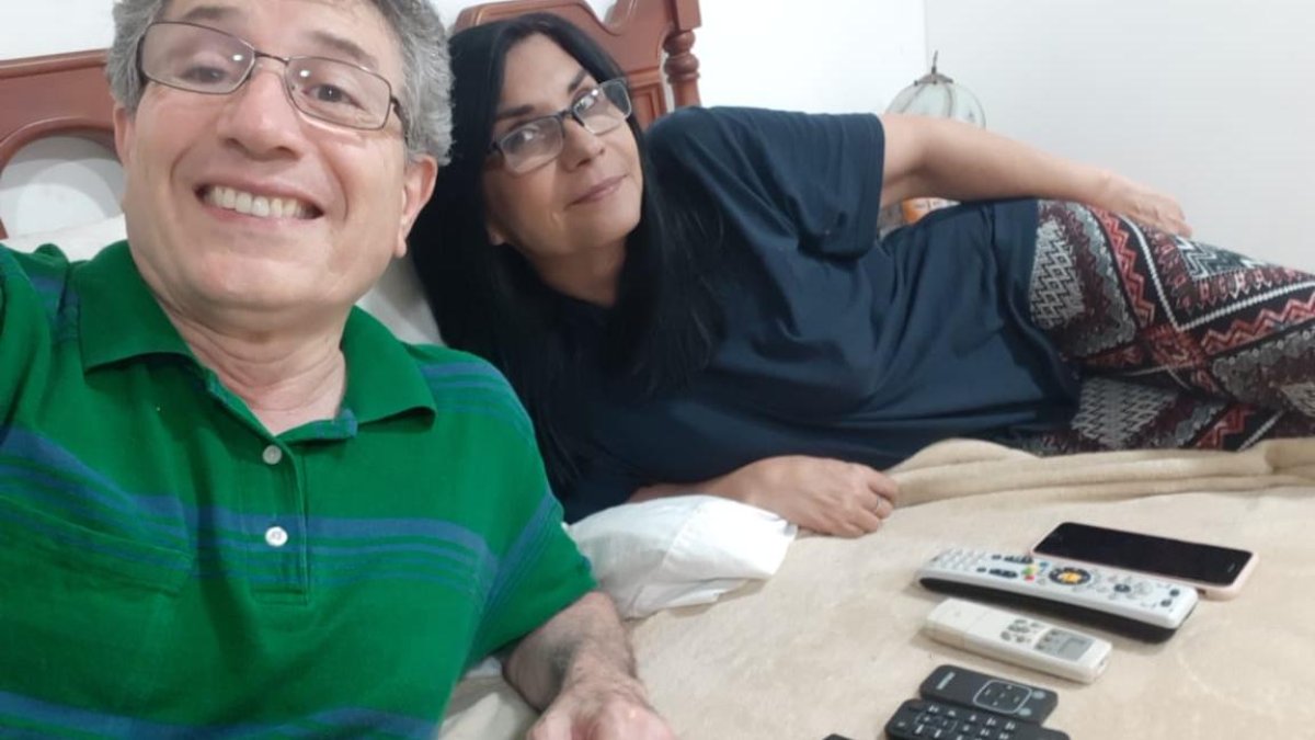Nerio David y Anita Buljubasich no salen de casa. Permanecen casa junto a su hija Ana Paula.