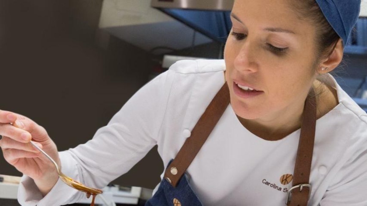 Desde España nuestra estrella Michelin ecuatoriana, Carolina Sánchez compartió la elaboración de un rico postre.