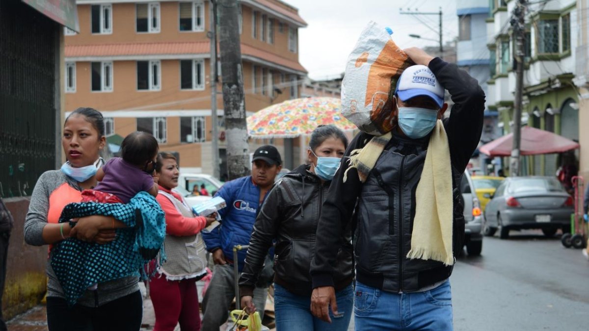 Foto referencial: en la capital no se respetan las restricciones de movilidad impuestas por las autoridades..