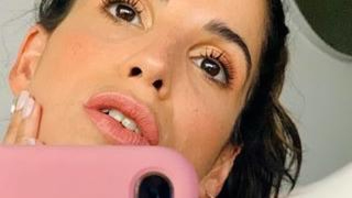 Cande Molfese confiesa no sentirse bien durante el aislamiento, pero su pareja,, Ruggero Pasquarelli le sirve de apoyo.