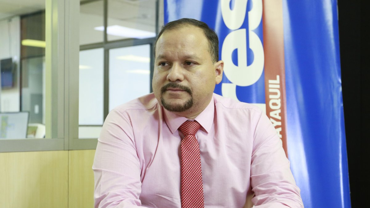 Ernesto Carrasco es el viceministro de Atención Integral en Salud.