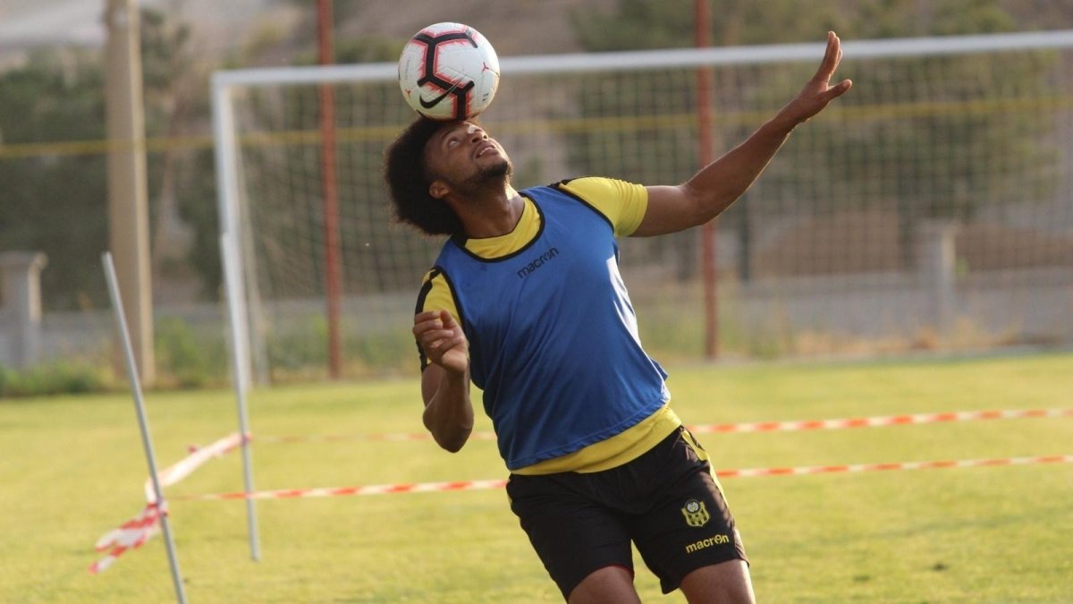 El defensa tricolor arribó al equipo turco en la campaña 2017-2018 tras un fugaz paso por el River Plate argentino.