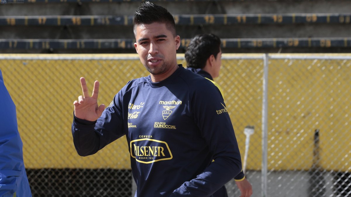 Cristhian Noboa, volante del Sochi del fútbol ruso, no estará en el choque contra Argentina.