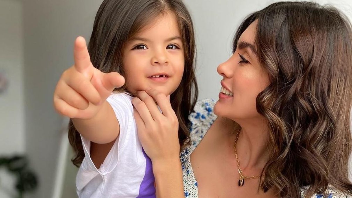 La actriz y empresaria de moda junto a la pequeña Amelia.