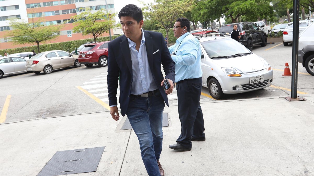 Jaime Estrada tiene hasta esta semana para presentar nuevos documentos o podría enfrentarse a una sanción de dos años