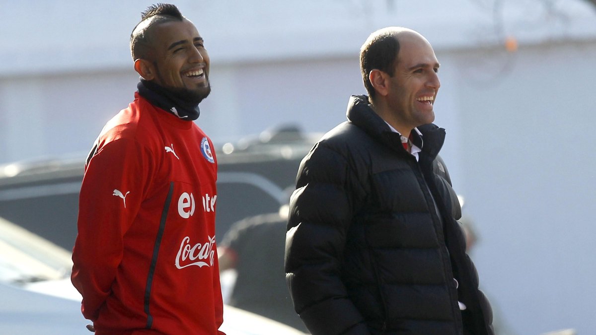 Sergio Jadue (derecha) se convirtió en uno de los hombres más poderosos en la estructura del fútbol sudamericano