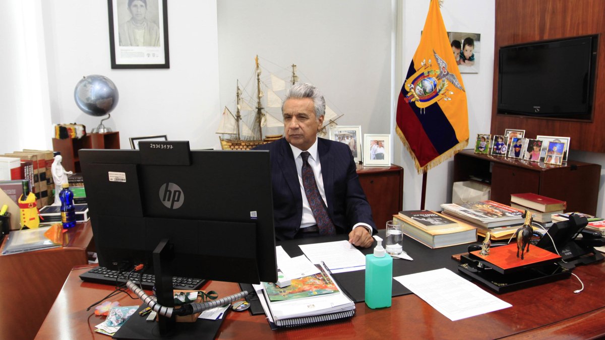 El presidente, desde el inicio del aislamiento, ha permanecido confinado en el palacio de Carondelet. Despacha y mantiene citas virtuales.