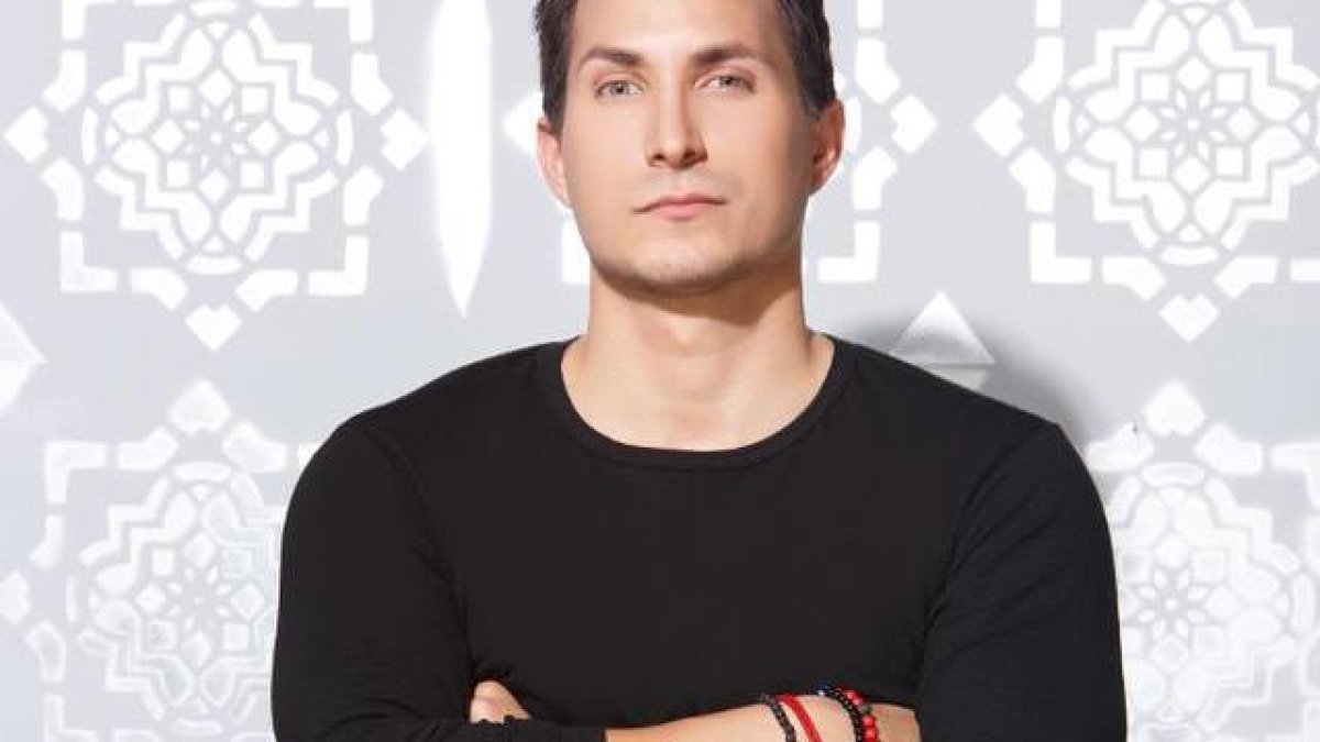 Eduardo se mantiene activo con entrevistas y preparando recetas.