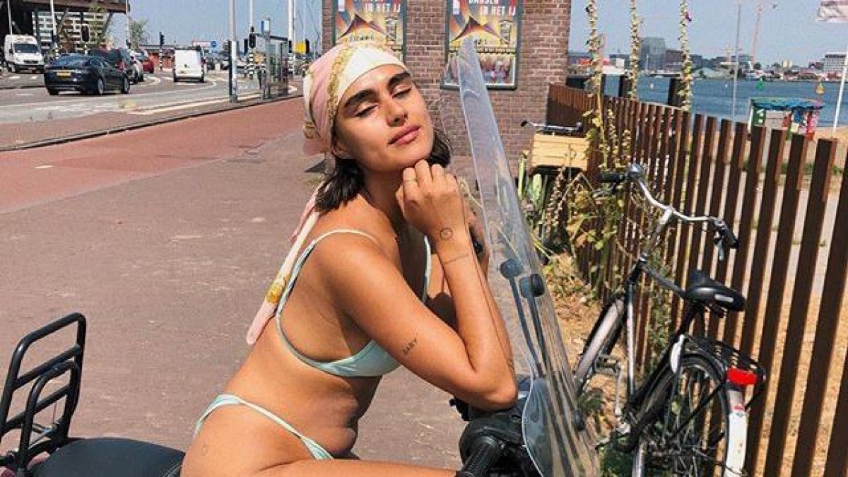 La modelo holandesa Jill Kortleve presume de un cuerpo standard, por eso se ha convertido en un ícono de las modelas tallas ‘in between’.