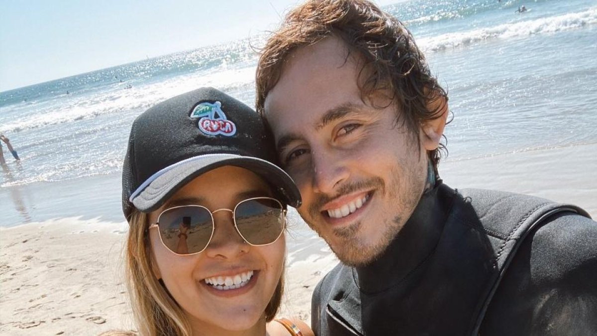 Marlon Vera junto a su esposa María Paulina Escobar, quien mostró su rabia por el fallo que consideró injusto.