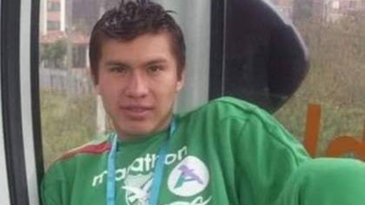 Frans Román Guzmán, el joven futbolista que murió por el coronavirus en Bolivia.
