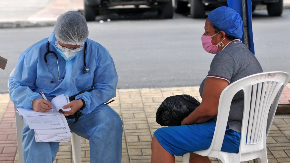 Referencial. Los especialistas señalan que es necesario que el Gobierno realice más pruebas PCR en la población.