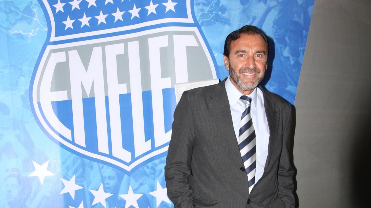 El presindete de Emelec, Nassib Neme, basa su decisión en la orden que dio el Gobierno, cediendo competencias a los municipios.