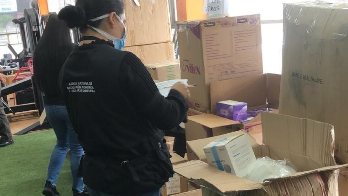 La mercadería fue retirada de forma preventiva, no se hizo un decomiso y fue llevada a un centro de acopio, según autoridades policiales.