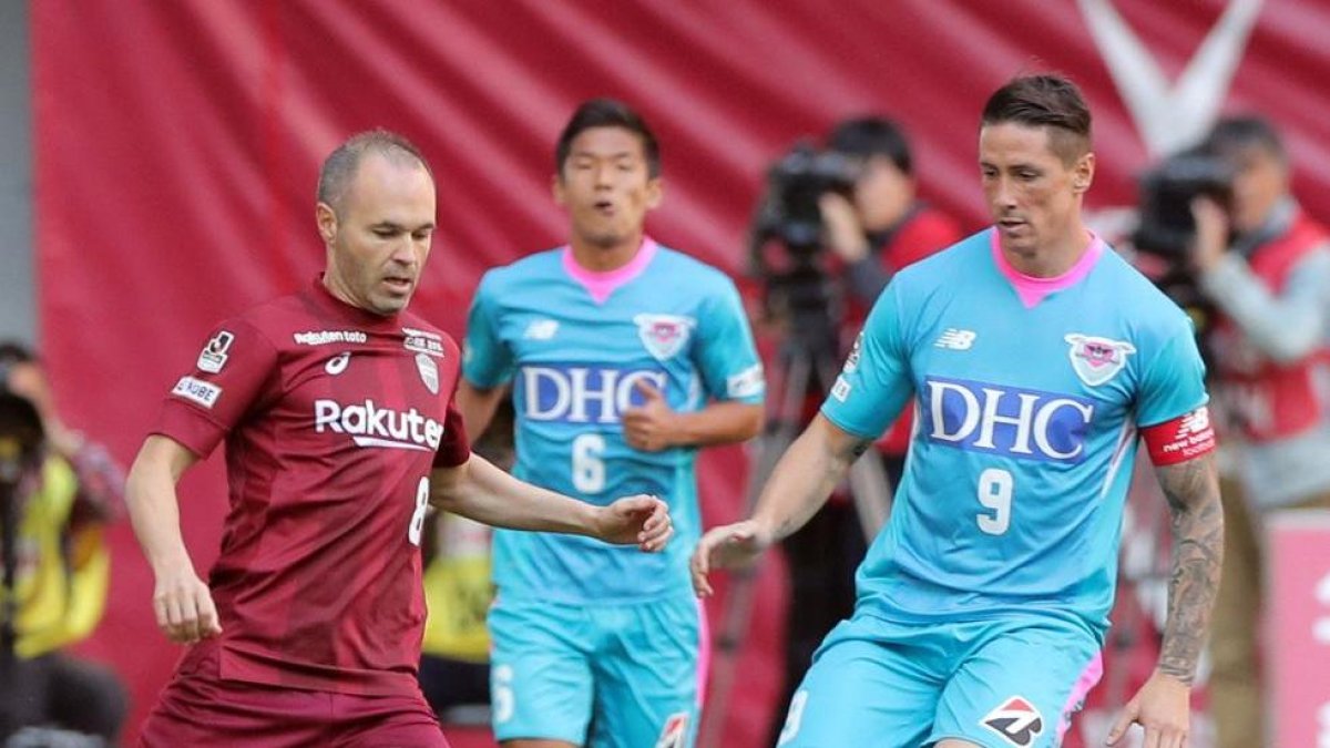 Los españoles Andrés Iniesta y Fernando 'El Niño' Torres son algunos de las estrellas en la Liga japonesa