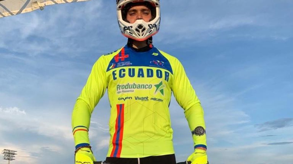 El bicicrosista Alfredo Campo retomó los entrenamientos en pista, tras dos meses de paralización por la pandemia de coronavirus