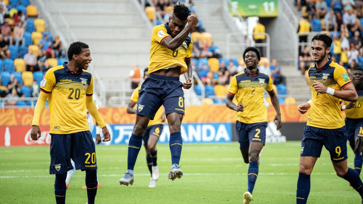José Cifuentes (en el aire) hizo el mejor gol del torneo según la organización.