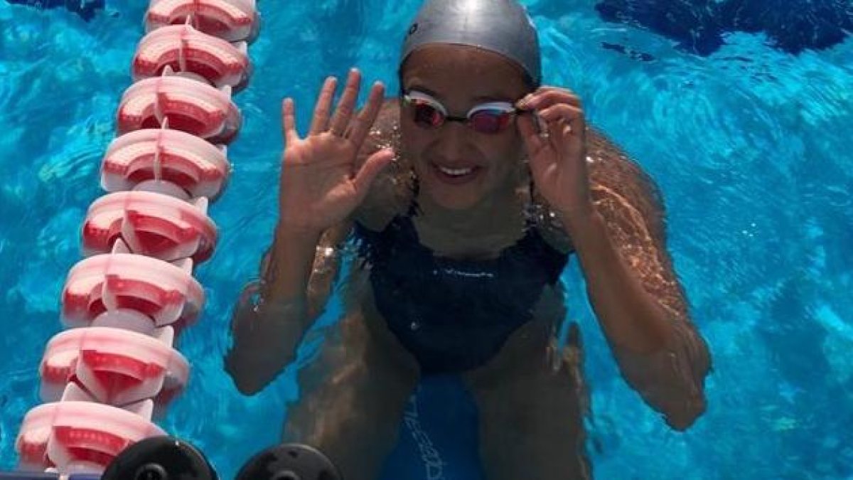 Samantha Arévalo confirmó que tuvo coronavirus al realizarse las pruebas previo al retorno a los entrenamientos en piscina en Francia.