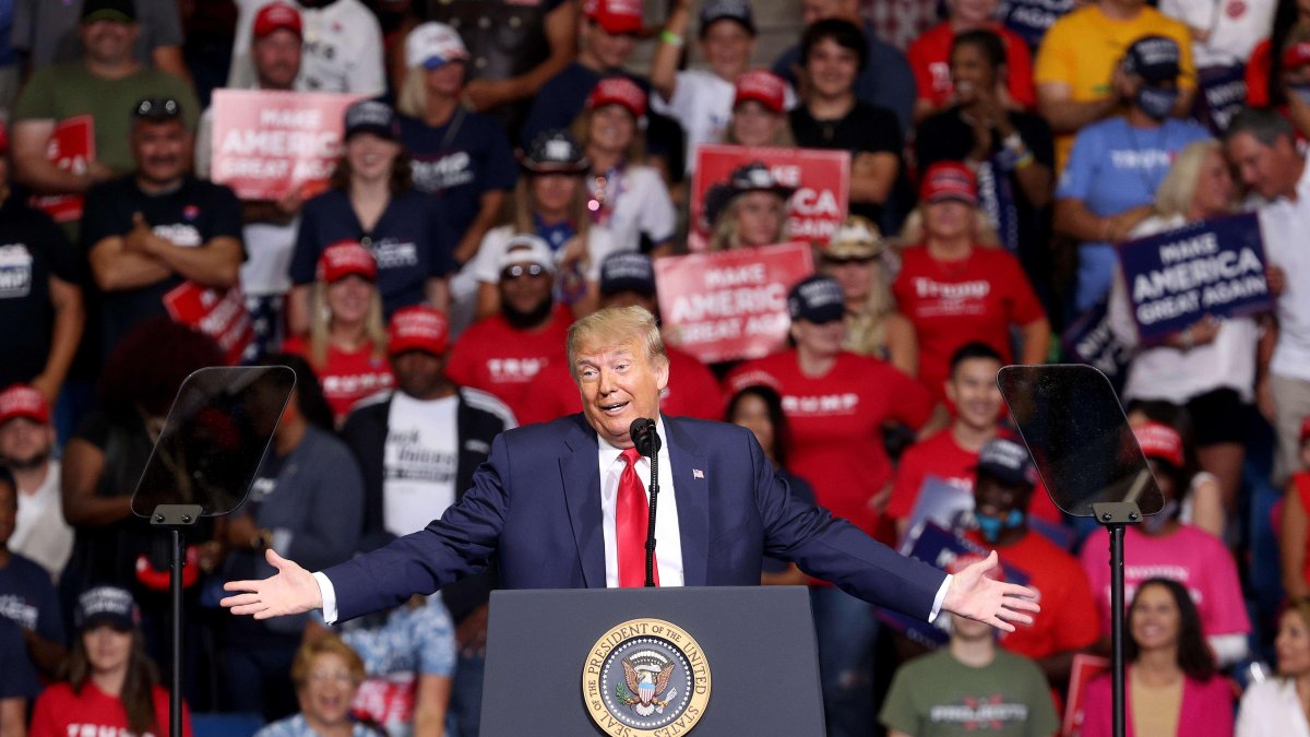 Donald Trump habló en un mitin de campaña en Tulsa, Oklahoma.