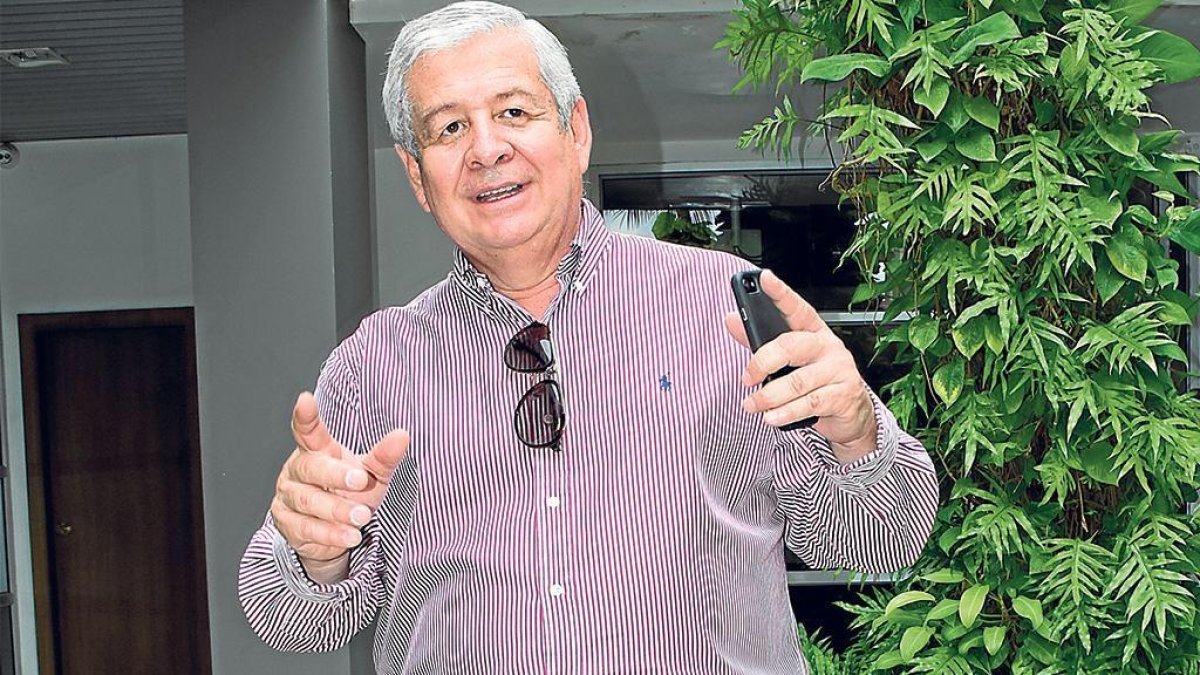 Roberto Rodríguez, presidente de Liga de Portoviejo, explica la forma en la que el club aspirar reforzarse en medio de la crisis.