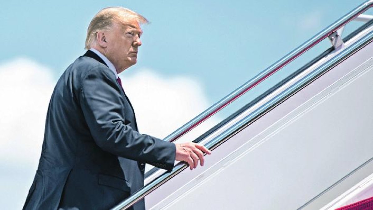 EE. UU. Donald Trump abordó el Air Force One el pasado jueves.