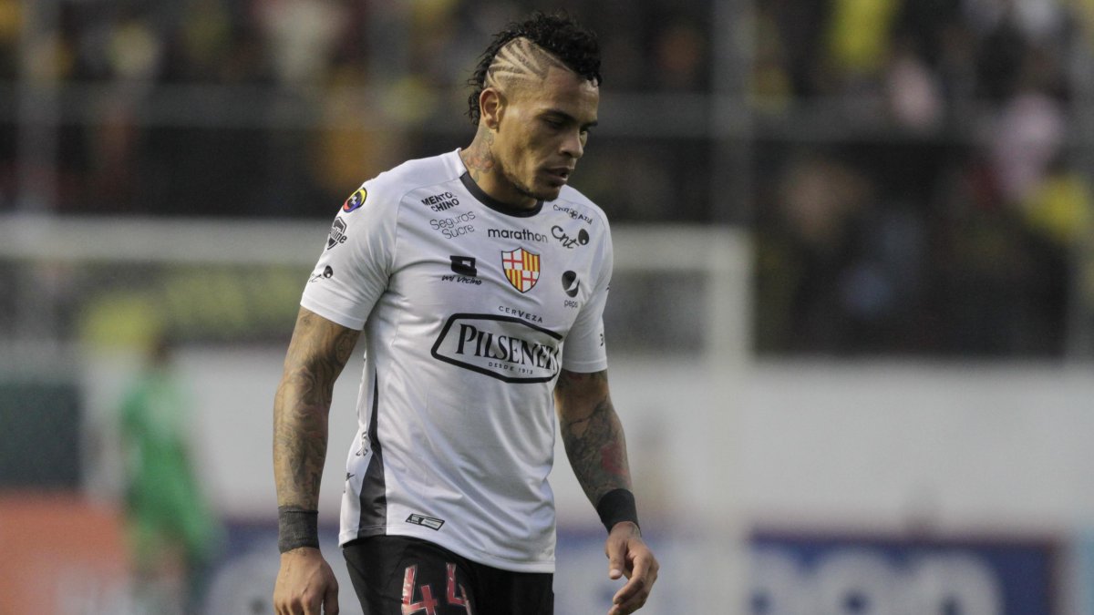 Jonathan Álvez, ofensivo canario, manifiesta que no hay que relajarse en tiempos de pandemia.