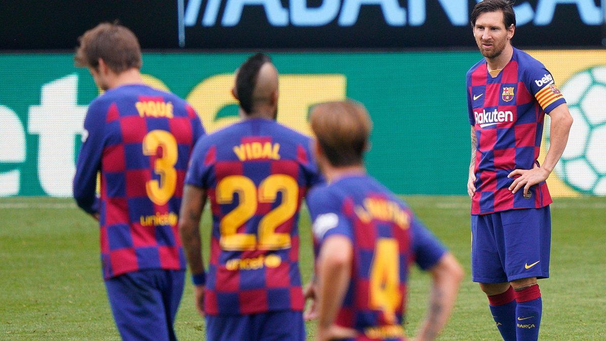 Los jugadores del Barcelona de España empataron (2-2) el fin de semana pasado ante el Celta de Vigo. Ahora van por dejar de ceder puntos ante el Atlético