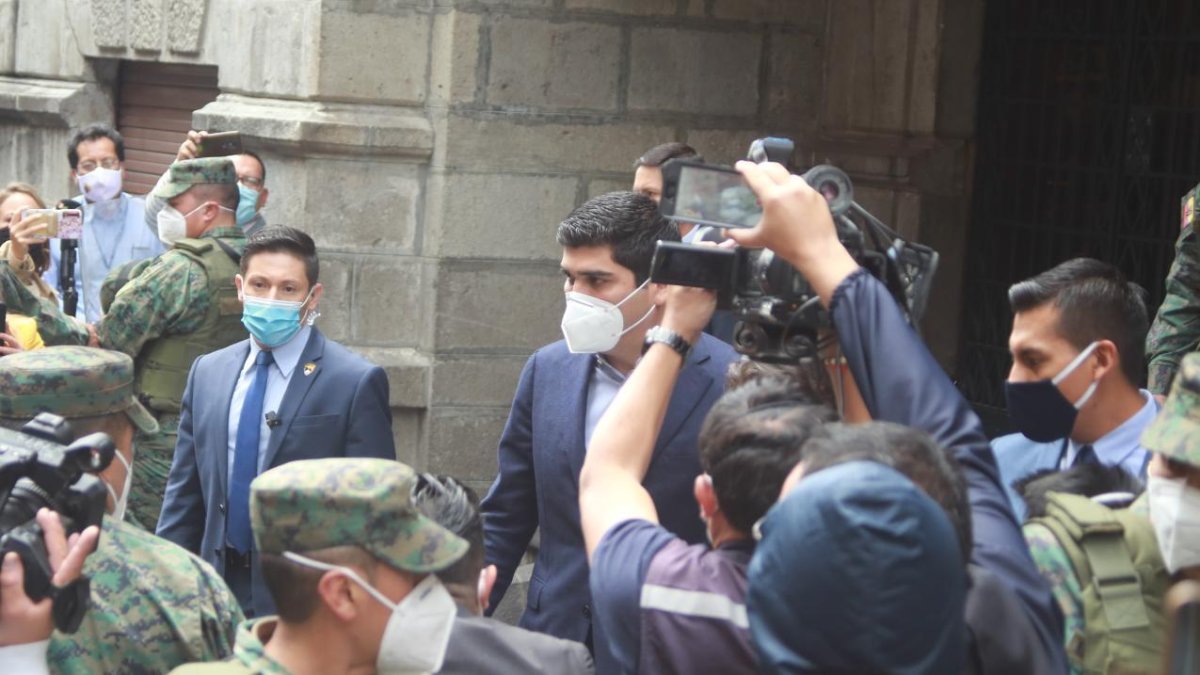 Otto Sonnenholzner, en el momento en el que sale de las oficinas de la Vicepresidencia.