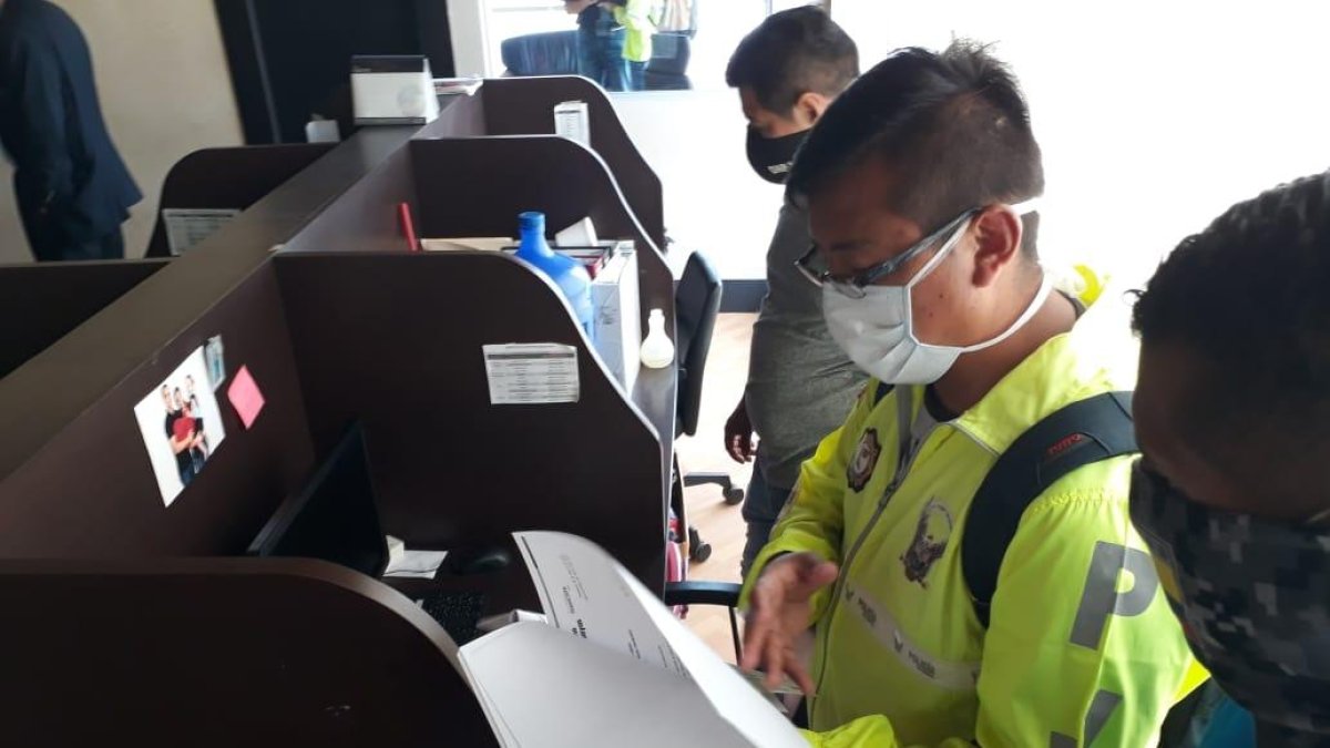 El pasado 27 de mayo, la Fiscalía allanó las instalaciones de la Prefectura del Guayas después de denuncias de supuestos sobreprecios difundidas en los medios.