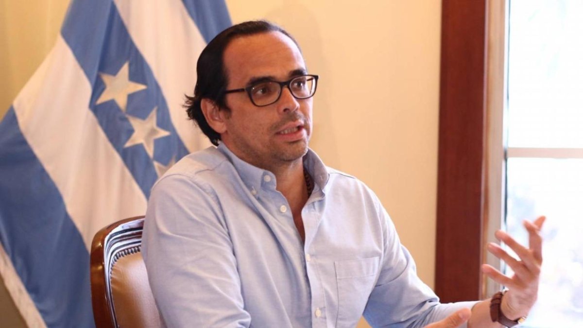 El exgobernador del Guayas, Pedro Pablo Duart, indicó que, aunque no tiene decidido si será candidato a la Alcaldía de Guayaquil, las acusaciones de Viteri hace que lo medite
