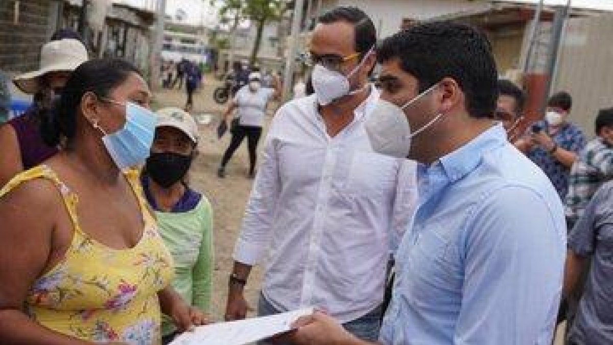 Pedro Pablo Duart junto al ahora exvicepresidente  de la República, en recorridos por la provincia.
