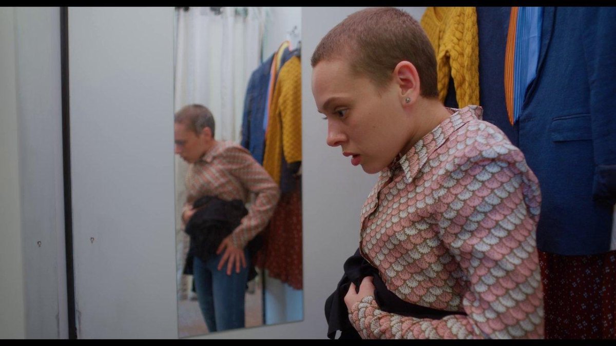 Es una miniserie de Netflix de cuatro capítulos donde explora el mundo de la comunidad judía ultraortodoxa.