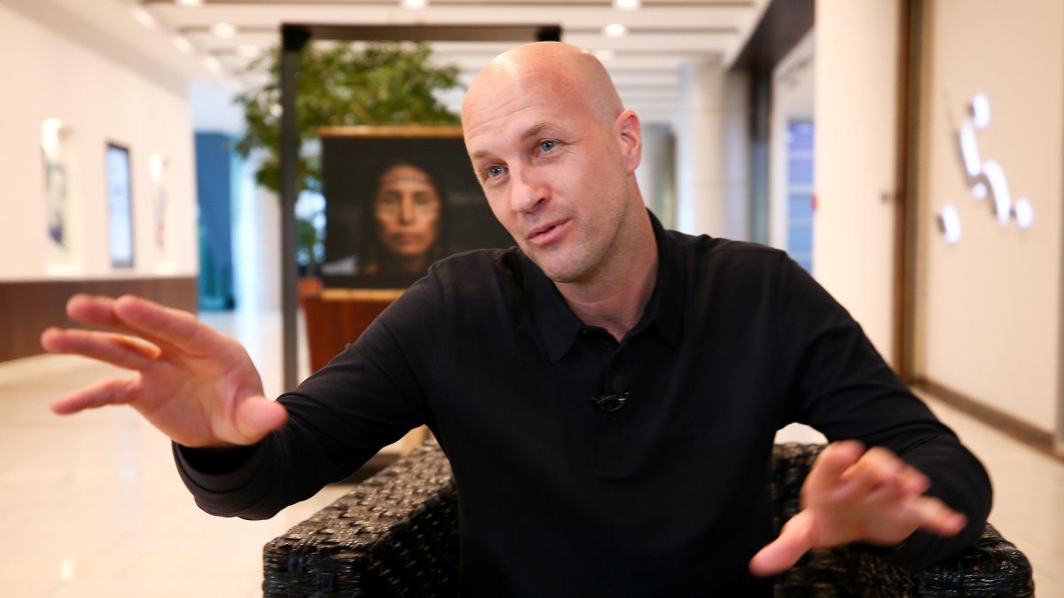 Jordi Cruyff, entrenador de la selección ecuatoriana, no tiene fecha de llegada al país.