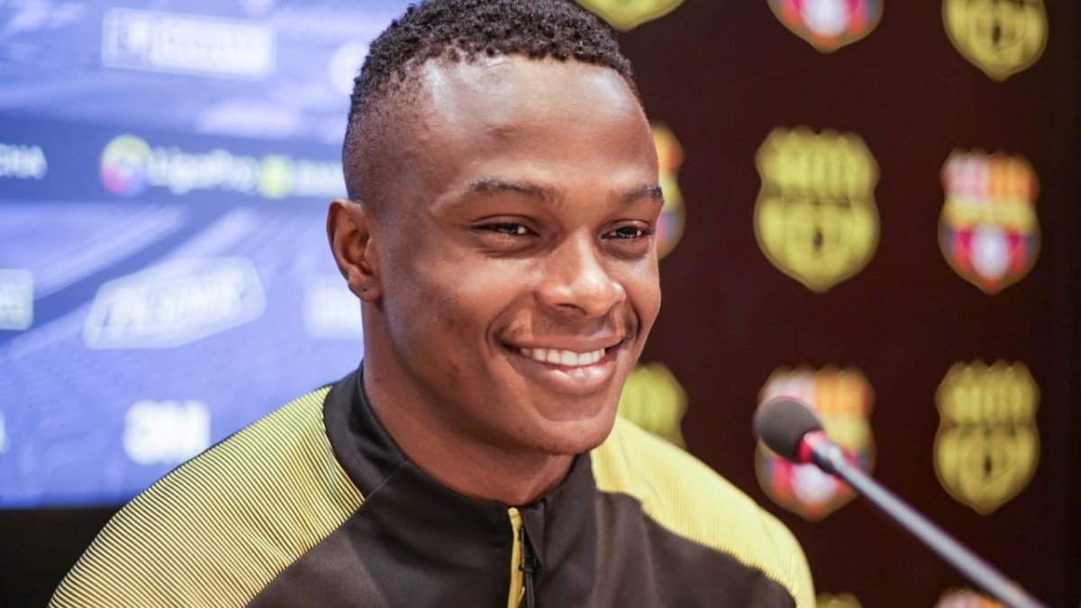 José Angulo expresó su deseo de triunfar con la camiseta del Ídolo.