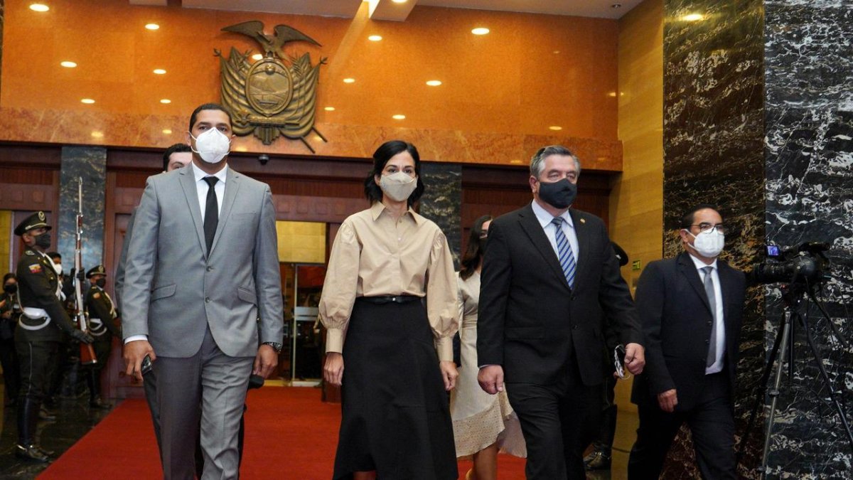 La vicepresidenta Muñoz dio un discurso de paz, prudencia y paciencia durante su posesión.