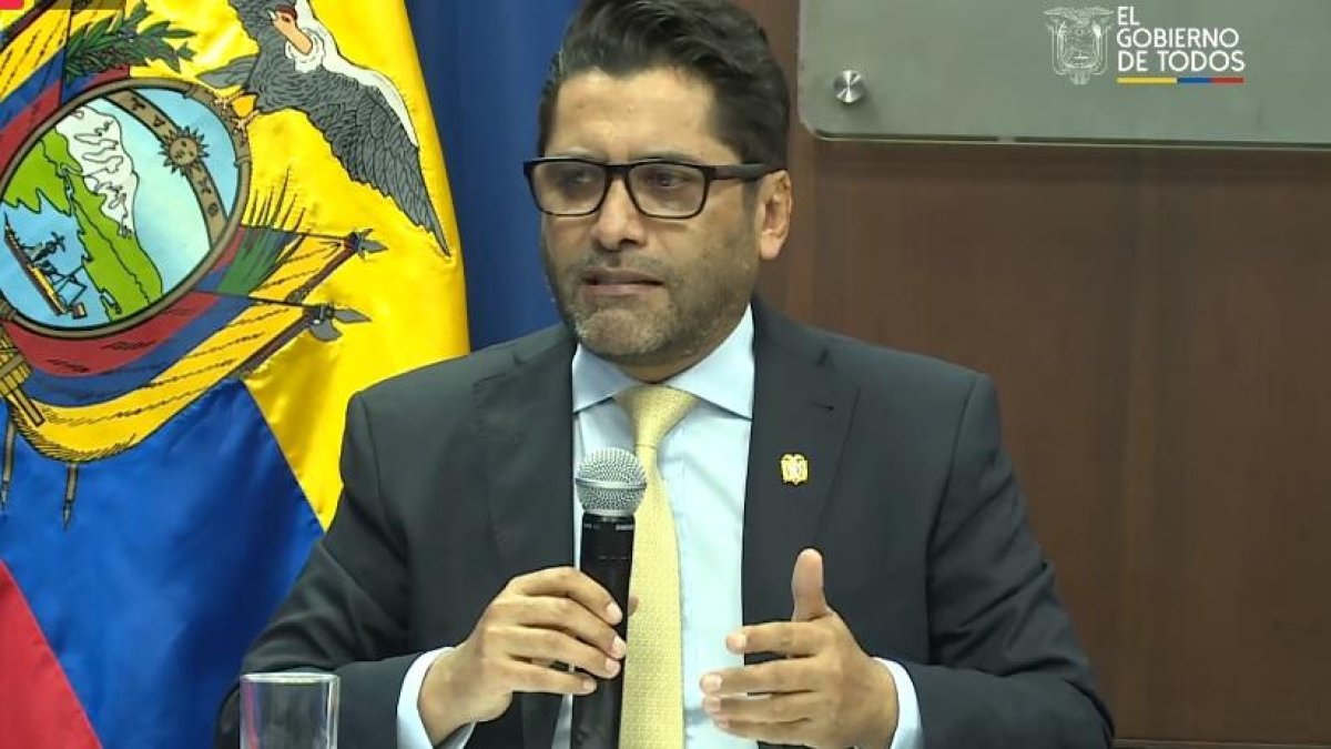 El ministro de  Producción, Comercio Exterior, Inversiones y Pesca reiteró que la medida es avalada por la Constitución y no constituye un nuevo impuesto.