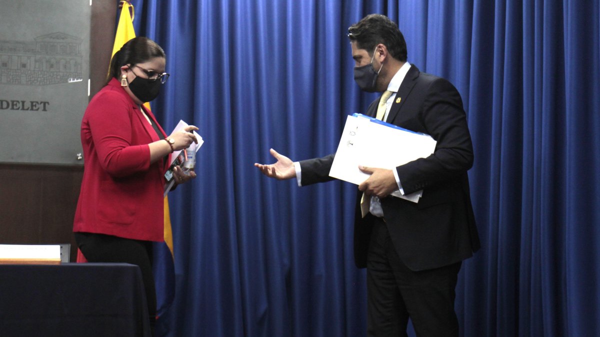 La medida la hizo pública la directora del SRI, Marisol Andrade, y el ministro de Comercio, Iván Ontaneda.