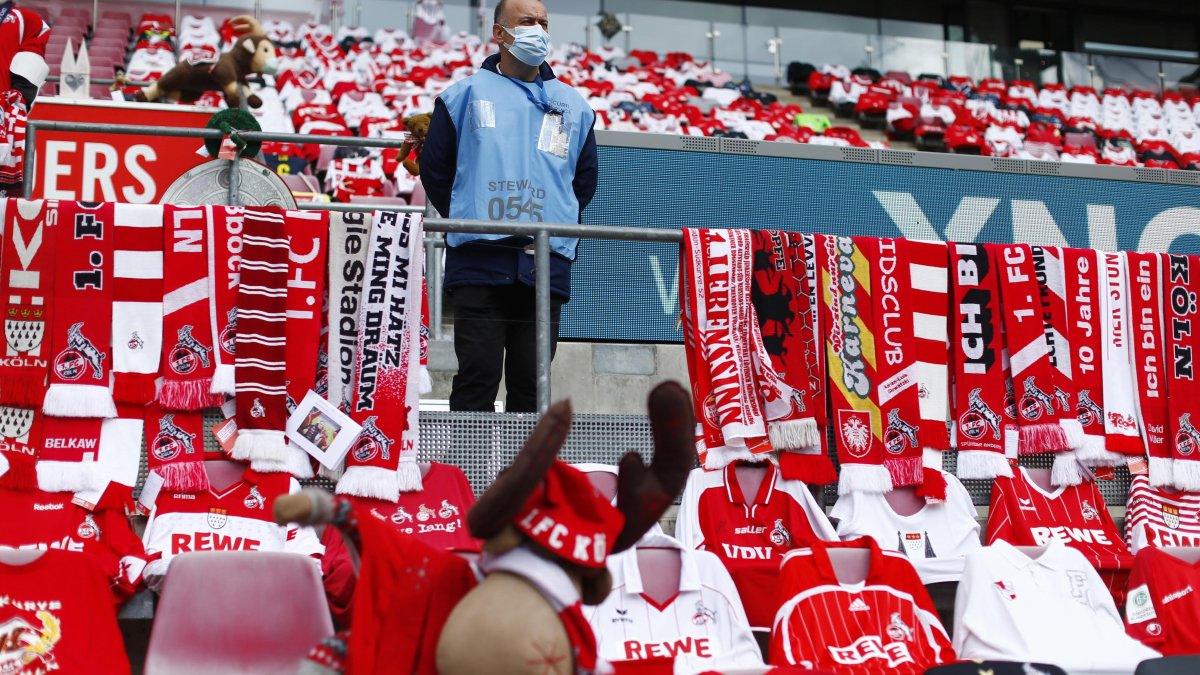 En mayo se disputaron algunos partidos del torneo regional pero con gradas totalmente vacías, solo con las gradas vestidas con las camisetas de los equipos que simulaban al público.