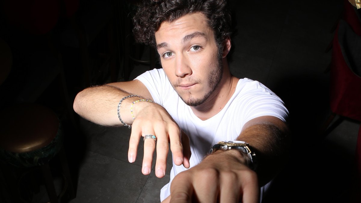 Eduardo permanecerá por cerca de dos semanas en casa de su madre antes de volver a Londres.