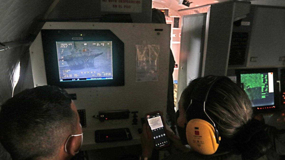Recorrido. EXPRESO realizó un recorrido aéreo sobre la ubicación de la flota extranjera cerca de Galápagos.