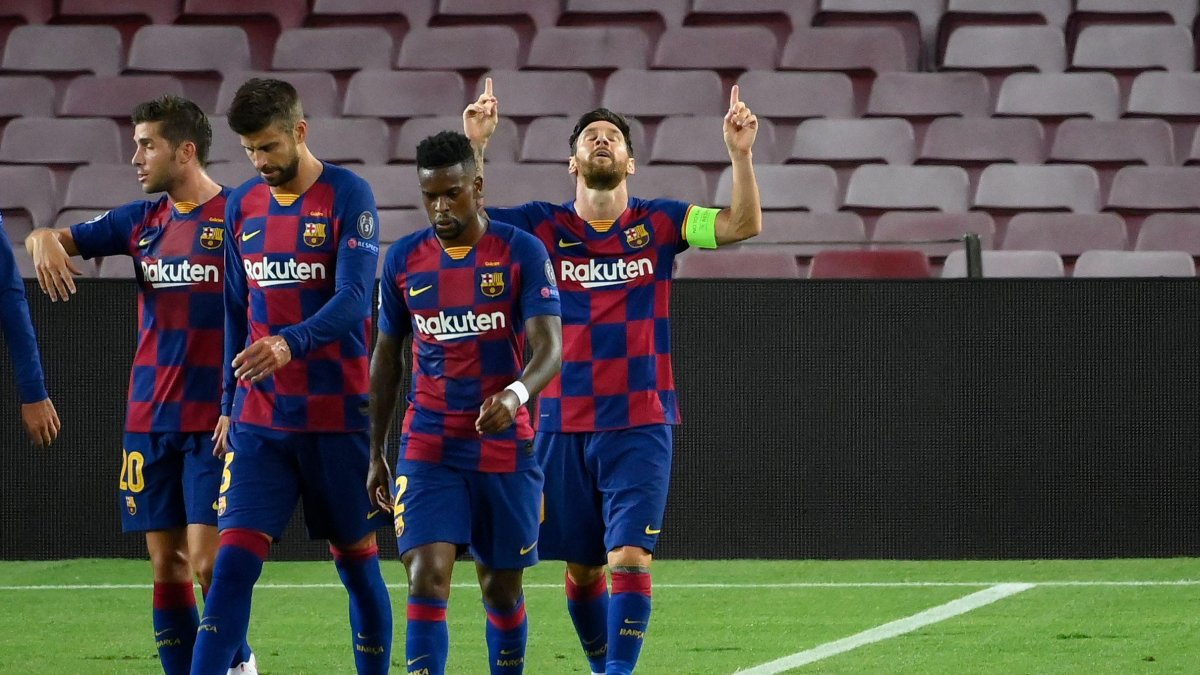 El equipo culé consiguió cuidar su ventaja y clasificó de la mano de un Messi brillante (d).
