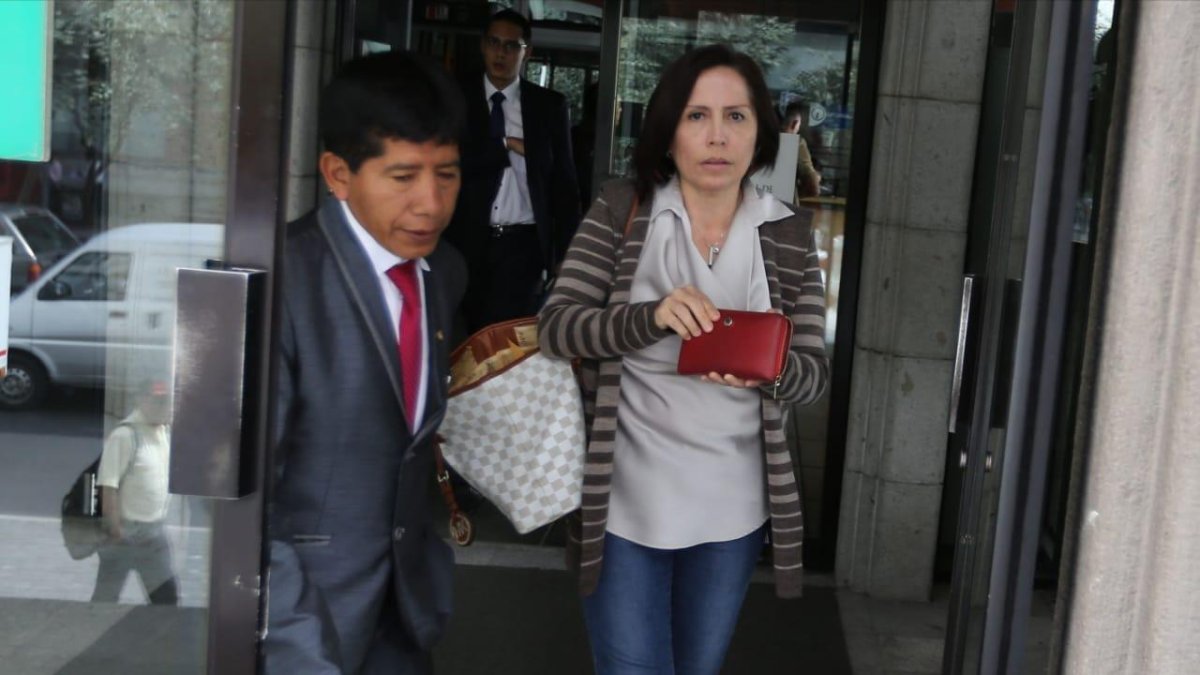La exministra de Obras Públicas María de los Ángeles Duarte se presentó voluntariamente a rendir la versión en la Fiscalía.