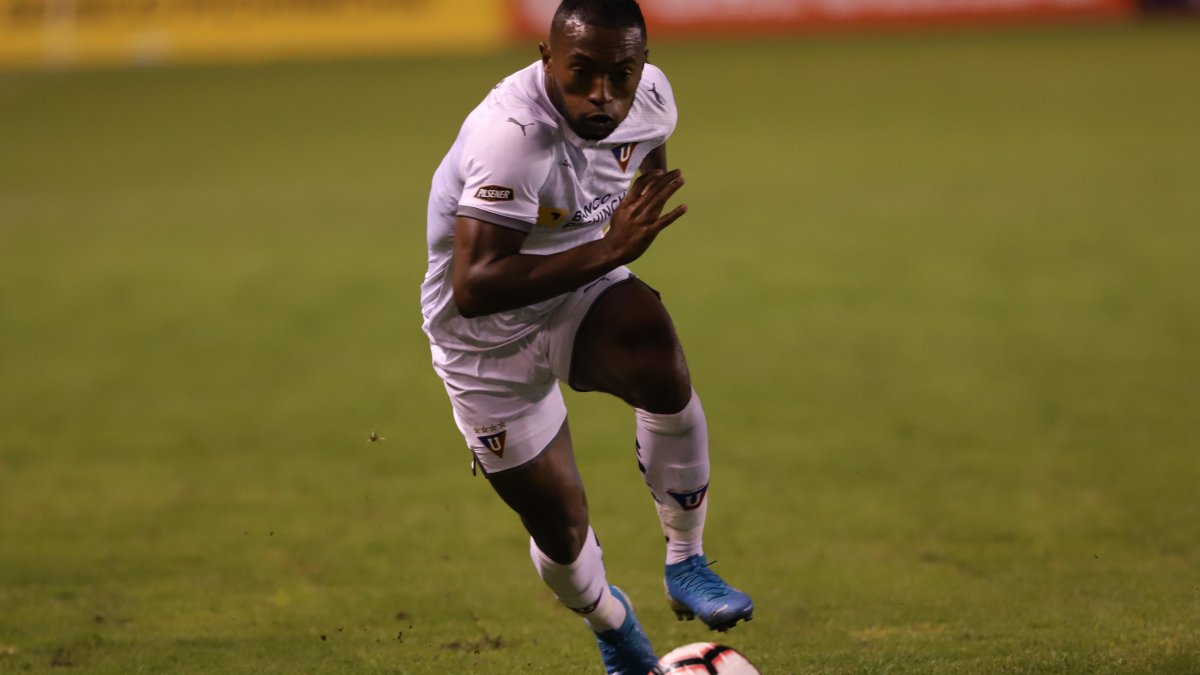 Pedro Pablo Perlaza, de Liga de Quito, fue uno de los jugadores multados.